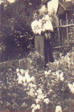 Flora Pound (nee Wakefield) and Vera Stevens (nee Pound)